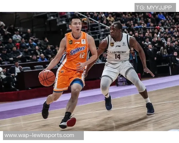 深度解析上海篮球队中路突破战术与技巧的全景剖析 深度解析上海篮球队中路突破战术与技巧的全景剖析