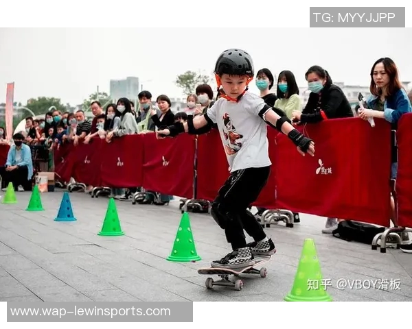 南京滑板队凭借运动滑板配合技艺荣获全国排行榜第三名的佳绩