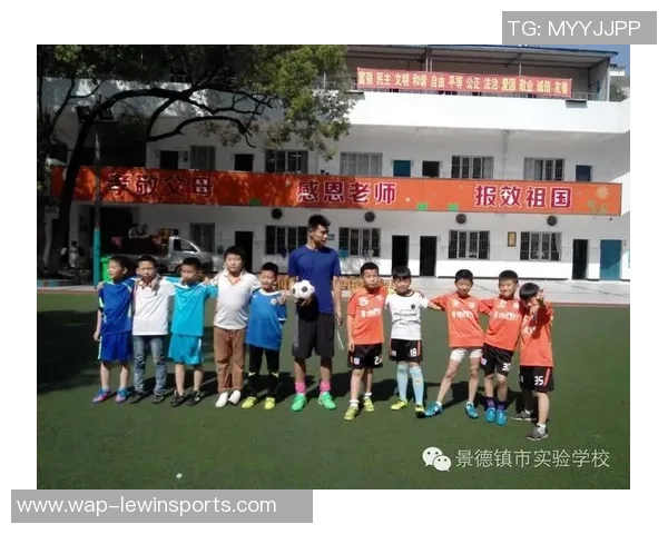 今年运动数据周秀英独家分享足球心得与技巧助你提升球技的秘诀解析 今年运动数据周秀英独家分享足球心得与技巧助你提升球技的秘诀解析