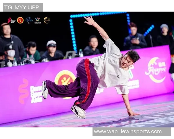 今年运动数据重庆飞盘队在世界街舞大赛中的拼搏历程与精彩瞬间回顾 今年运动数据重庆飞盘队在世界街舞大赛中的拼搏历程与精彩瞬间回顾